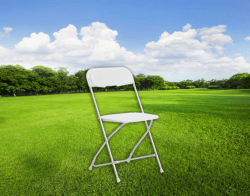 Folding chairs (white)